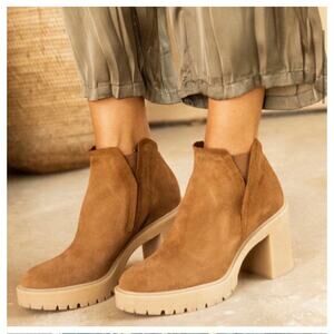 Dolce Vita Cashe H20 Lug Sole Chunky Heel Suede Booties Waterproof Size 6.5